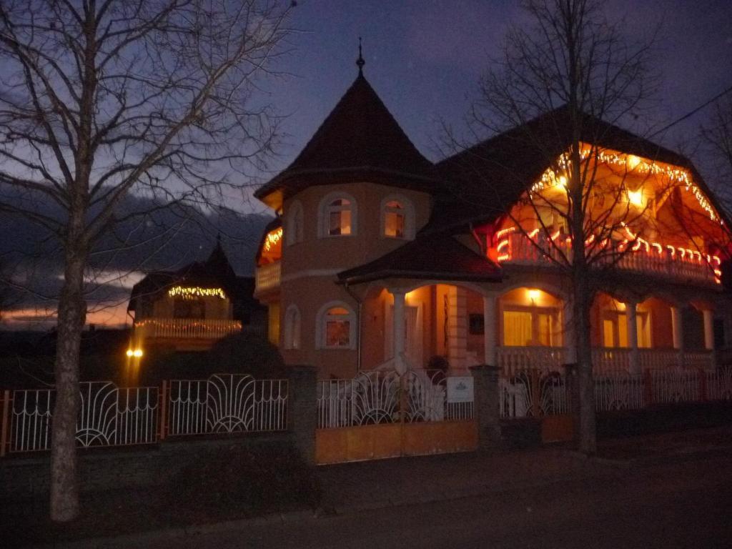 Joker Villa Apartmanhaus Hévíz Rum bild