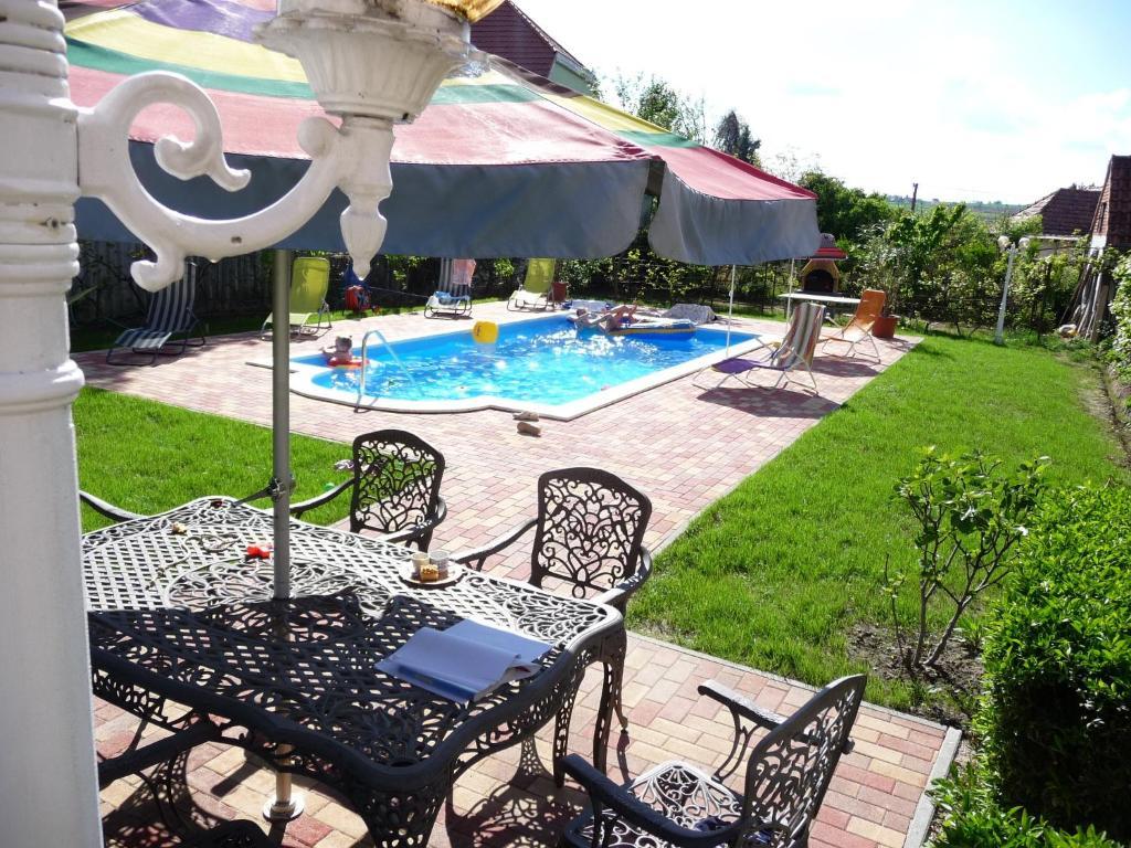 Joker Villa Apartmanhaus Hévíz Rum bild