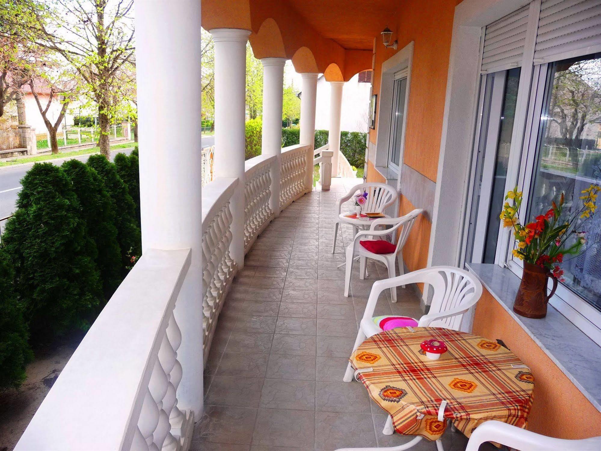 Joker Villa Apartmanhaus Hévíz Exteriör bild