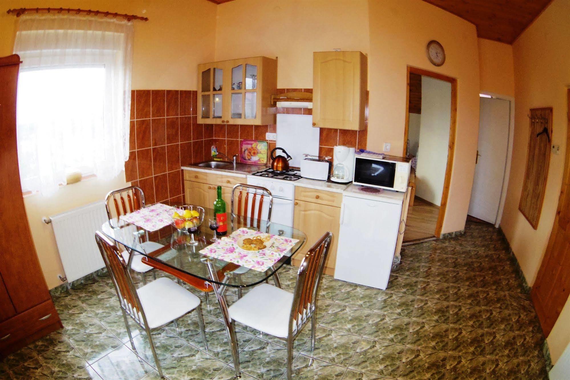 Joker Villa Apartmanhaus Hévíz Exteriör bild